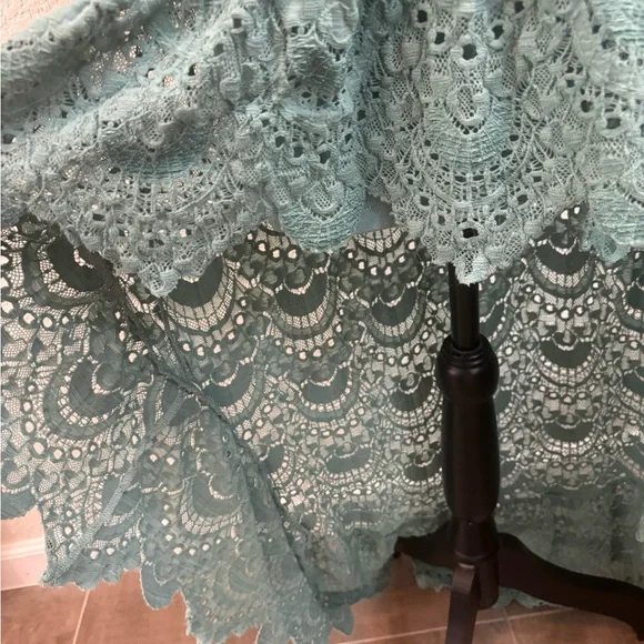 NIGHTCAP SPANISH LACE SALOON HI LOW SKIRT SIZE 3 - Picture 6 of 9